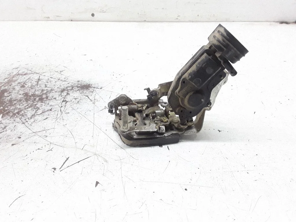 Front door lock – Suzuki Grand Vitara I (1998-2005)