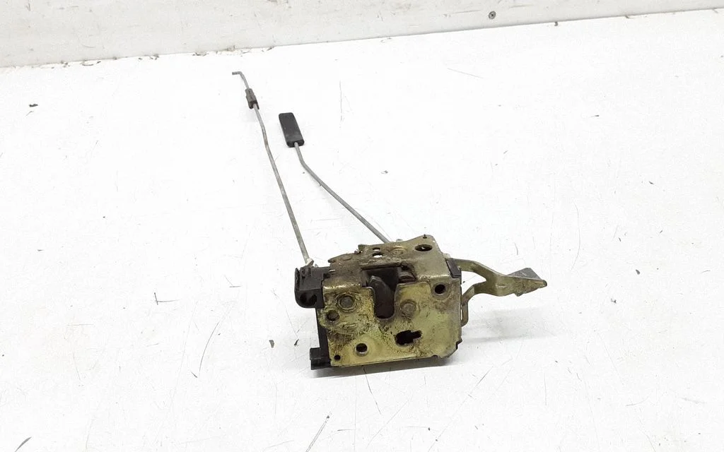 Front door lock – right