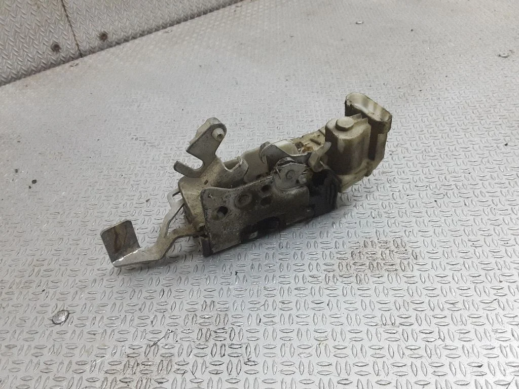 Front door lock – left