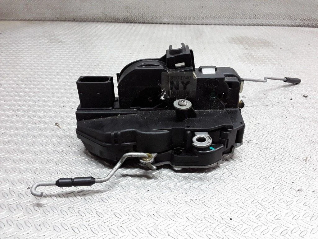 Front door lock – Chevrolet Cruze (2009-2016)