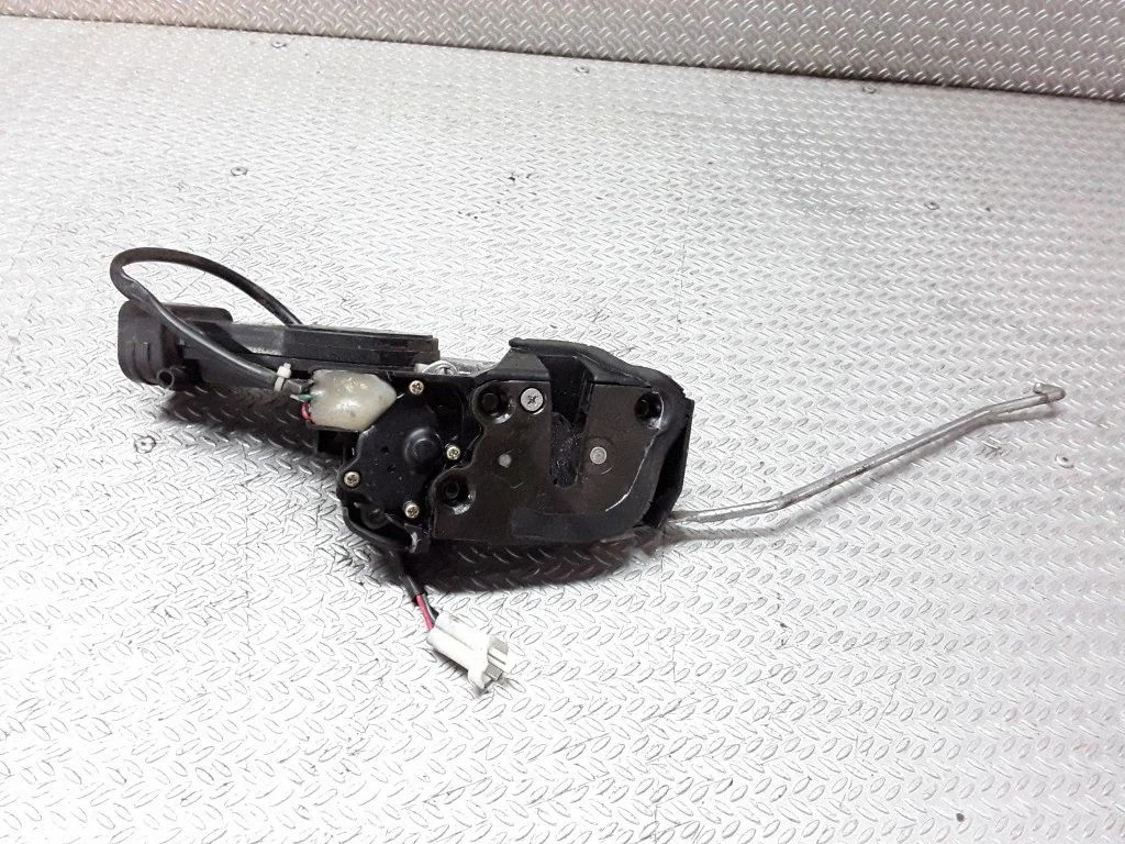 Front door lock – Suzuki Grand Vitara I (1998-2005)