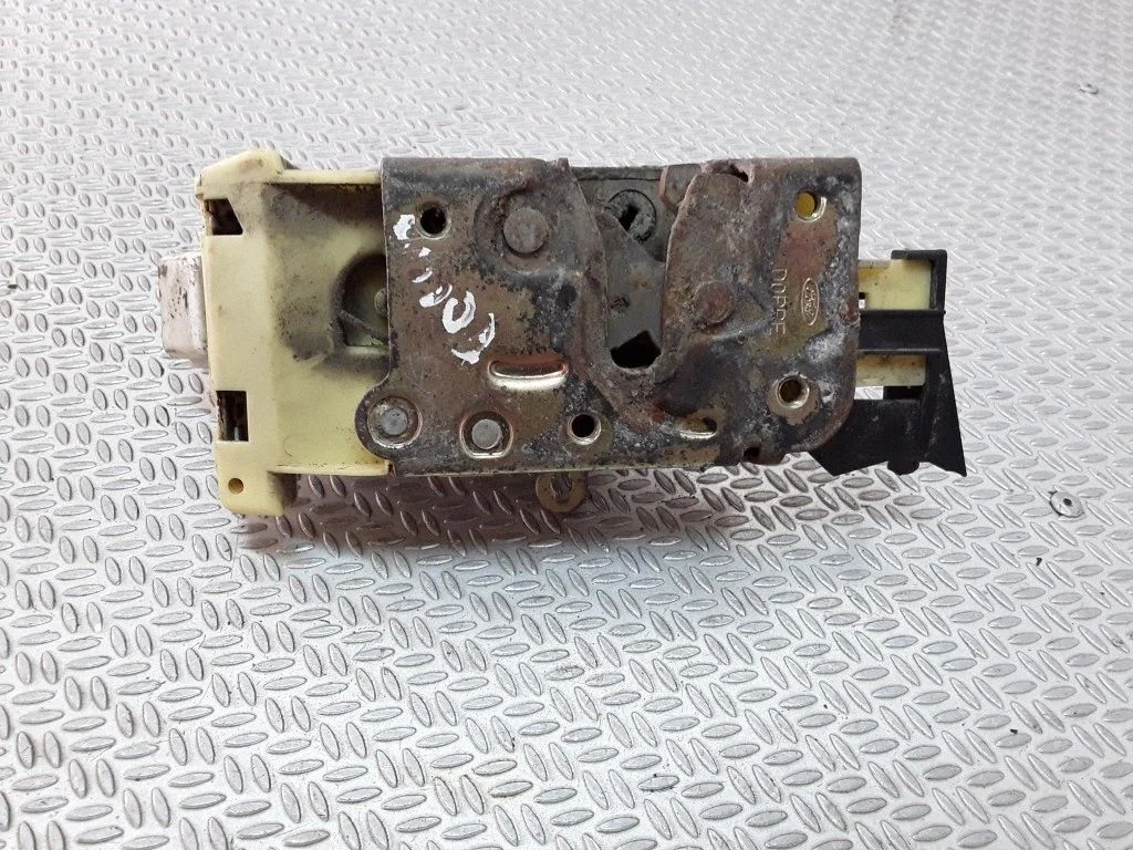 Priekšējo durvju slēdzene XS41A26412BG