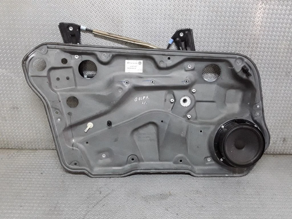 Esiukse aknatõstuk ilma mootorita – Volkswagen Bora (1998-2005)