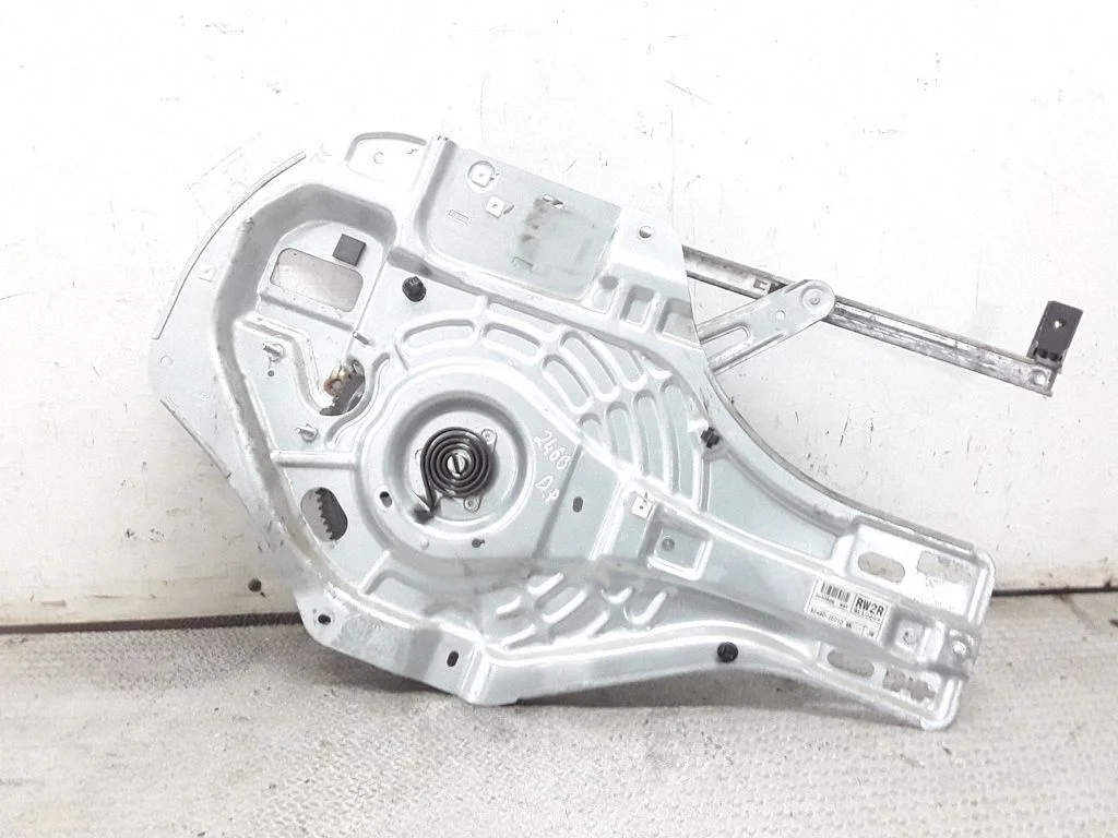 Front window lifting mechanism without motor – Hyundai Tucson JM (2004-2009)