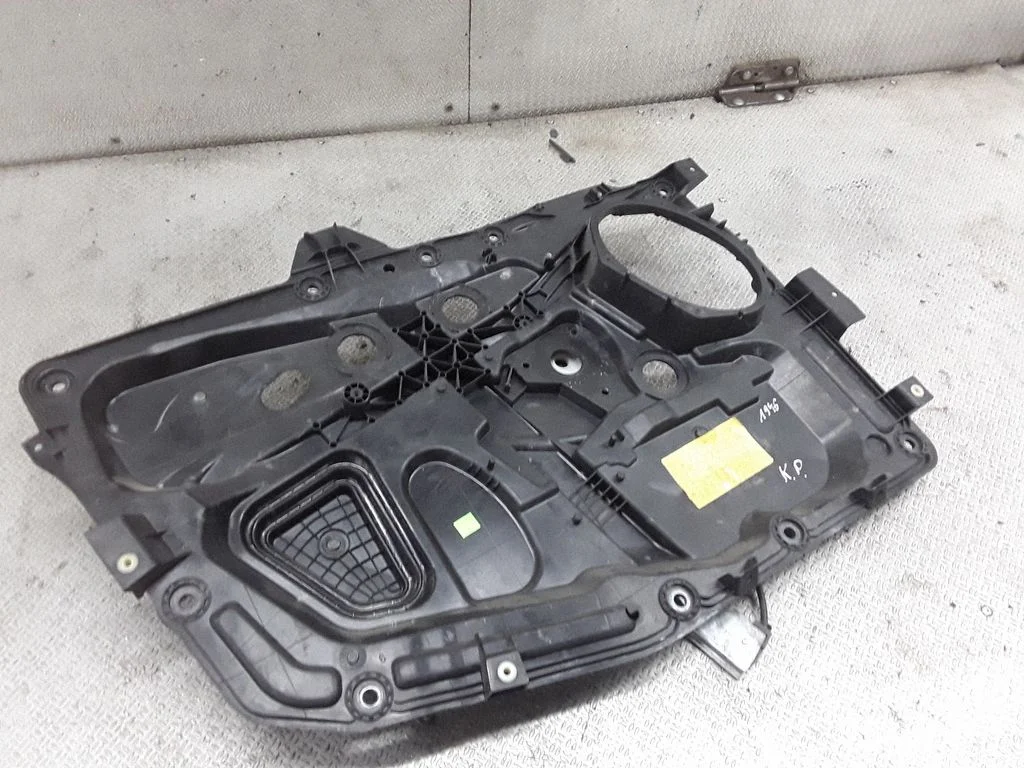Priekšējā el. loga pacēlāja mehānisms bez motoriņa 52021L061103