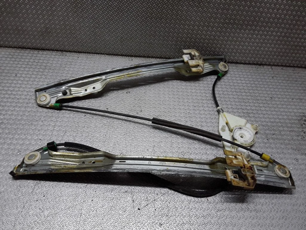 Front window lifting mechanism without motor – Citroen C5 (2005-2008)