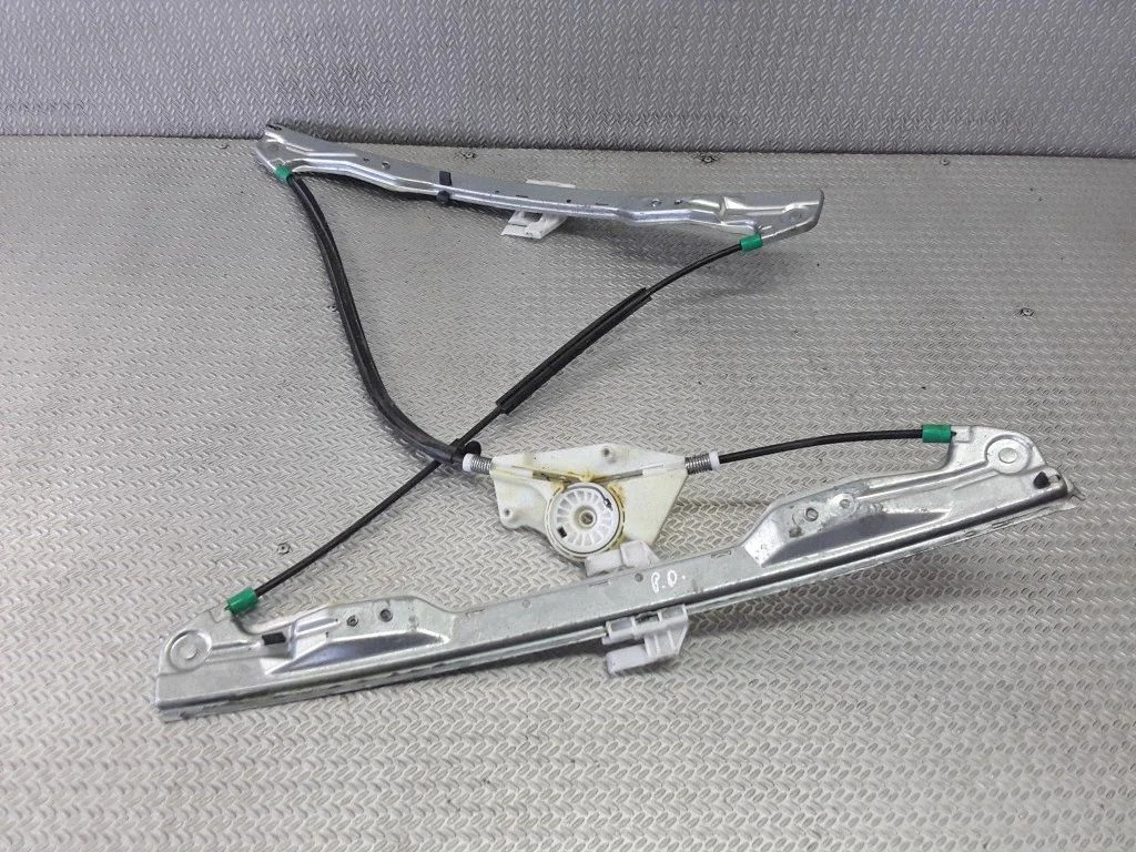 Front window lifting mechanism without motor – Citroen C5 (2001-2004)