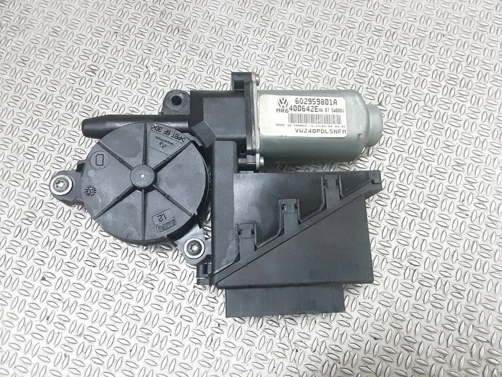 Front door window regulator motor – Volkswagen Polo (2002-2005)