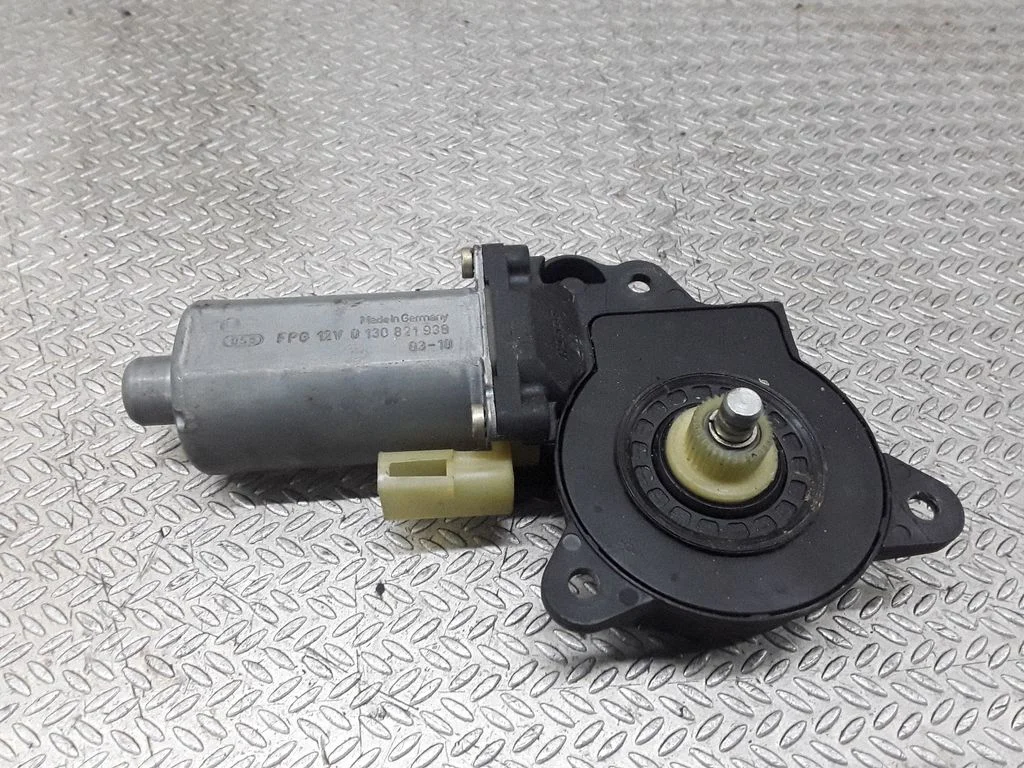 Priekšējā loga pacēlāja motoriņš 0130821938
