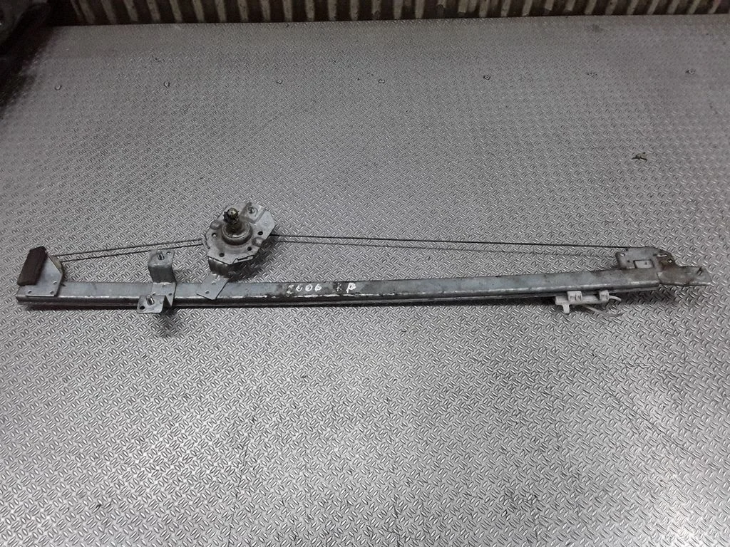 Front door manual window regulator – Peugeot Boxer (1994-2002)