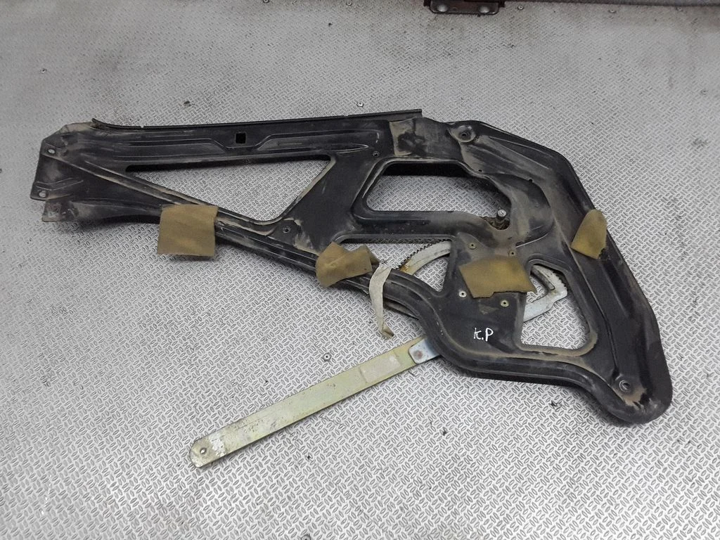 Front door manual window regulator – Volkswagen Jetta III (1992-1999)