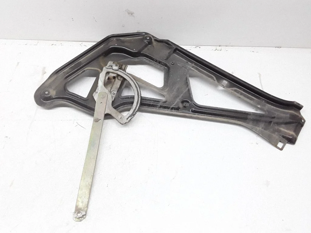 Front door manual window regulator – Volkswagen Jetta III (1992-1999)