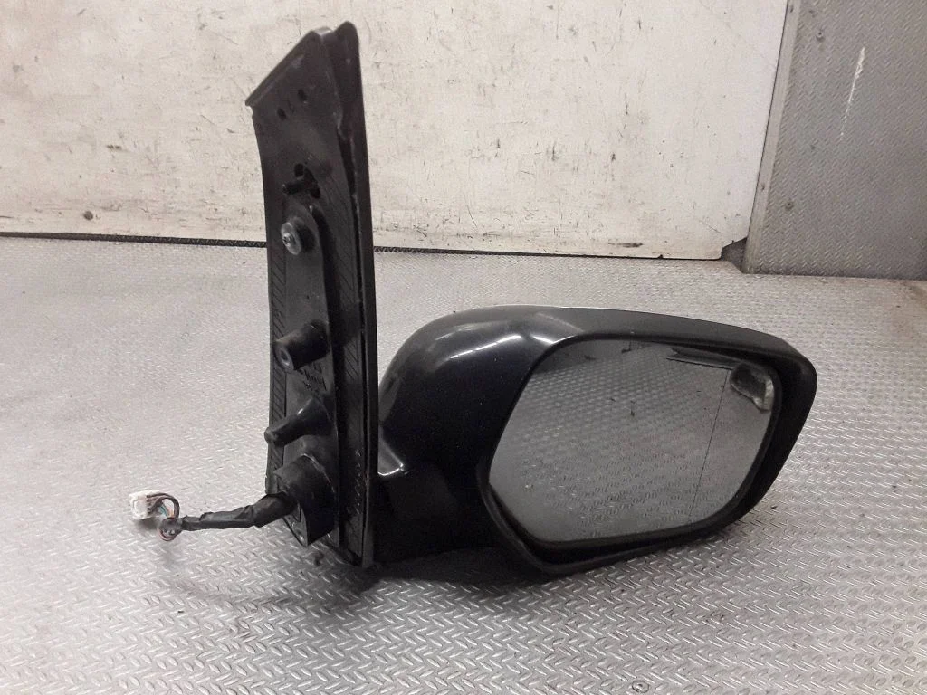 Esiukse elektriline välispeegel – Mitsubishi Grandis (2003-2011)