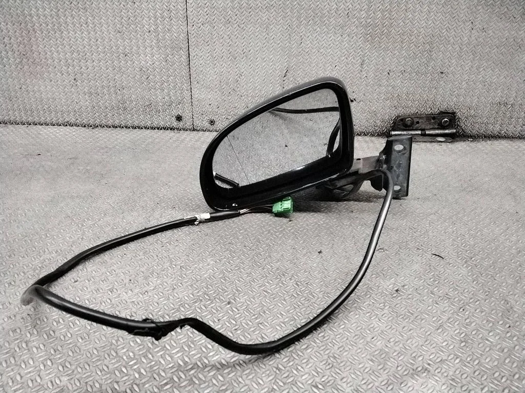 Esiukse elektriline välispeegel – Volkswagen New Beetle (1998-2010)