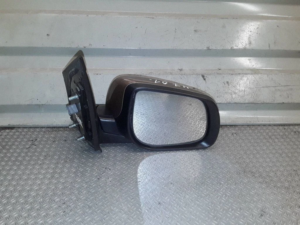 Esiukse elektriline välispeegel E4023530
