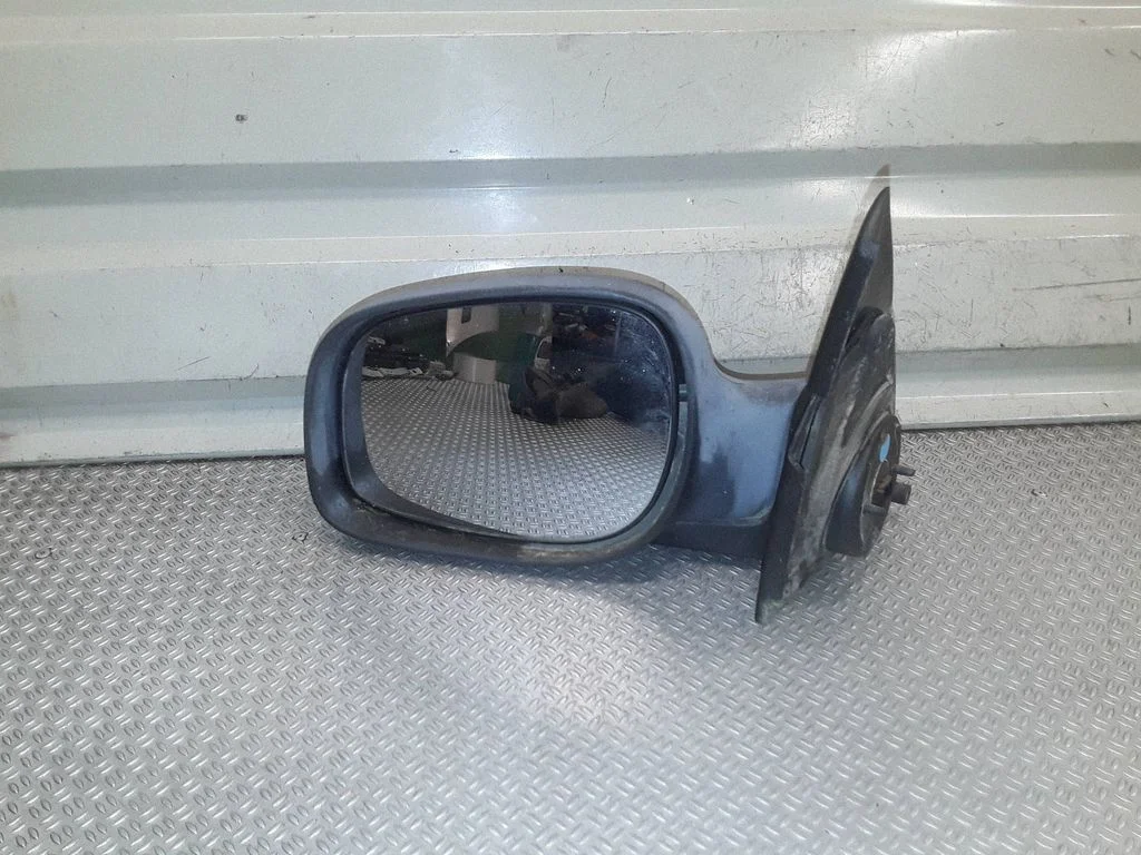 Esiukse elektriline välispeegel – Land Rover Freelander (1996-2006)
