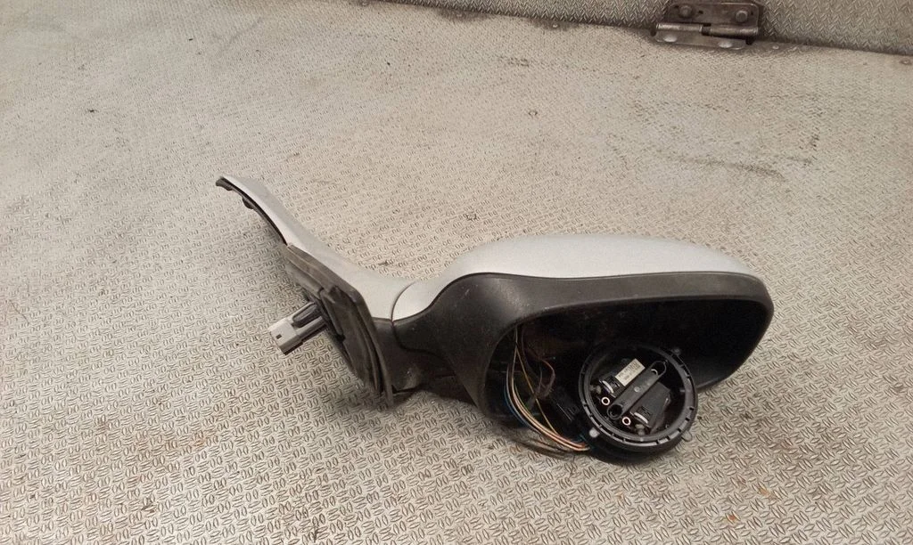Front door electric wing mirror – Saab 9-5 (2006-2010)