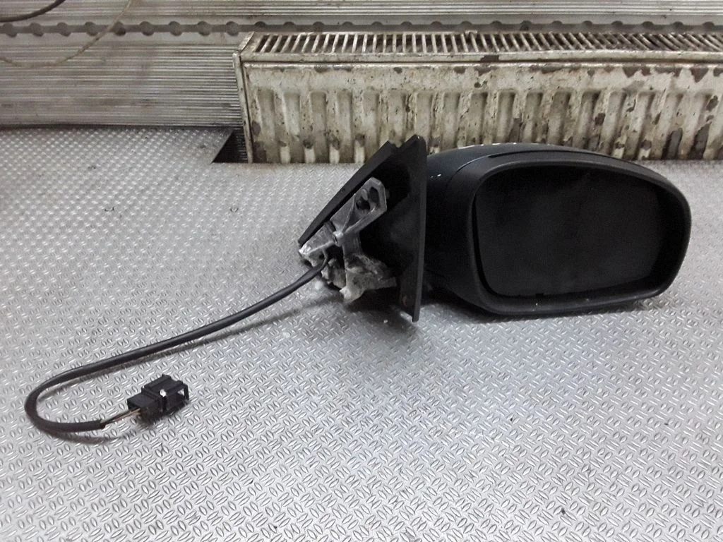 Esiukse elektriline välispeegel – Skoda Roomster (5J) (2006-2015)