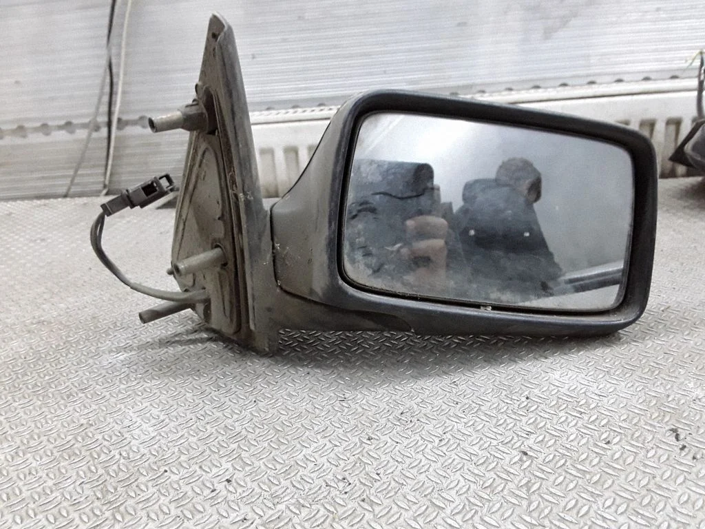 Spogulis (elektriski regulējams) – Volkswagen Vento (1992-1998)