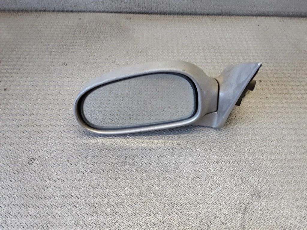 Front door electric wing mirror E13015001