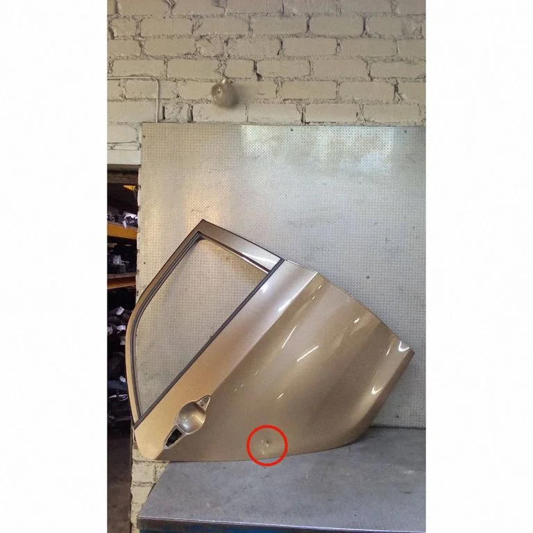 Rear door – right