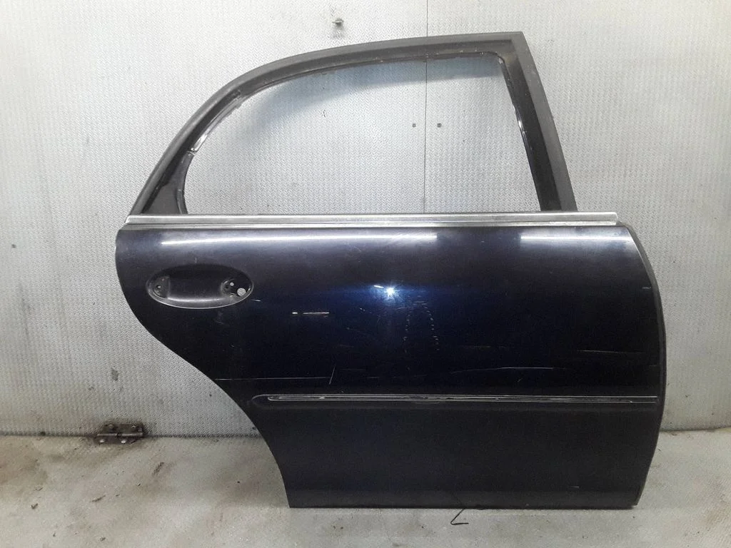 Rear door – right