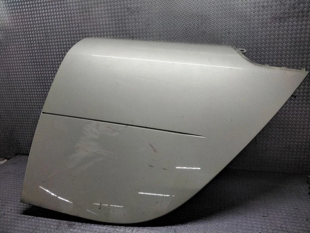 Aizmugurējās durvis 0000416504