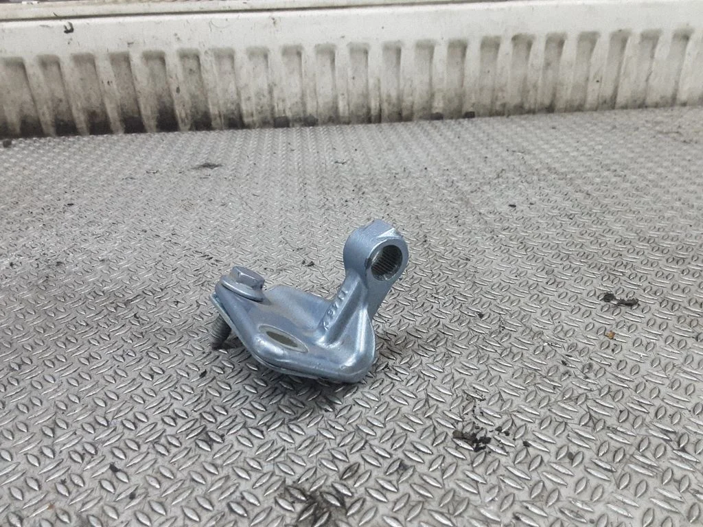 Tagaukse ülemine hing – Mercedes-Benz B-klass W245 (2005-2011)