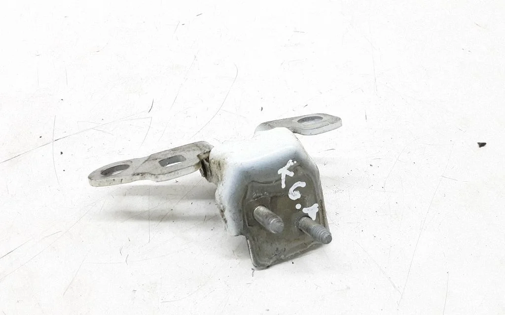 Rear door upper hinge – left