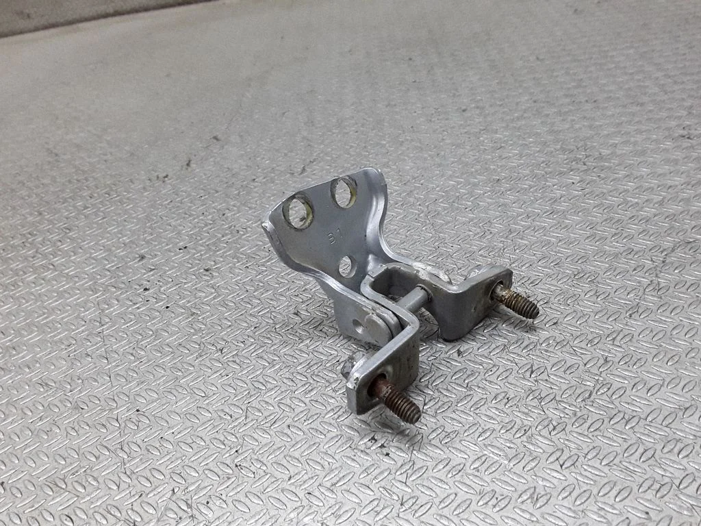 Rear door upper hinge – Mitsubishi Lancer (2003-2007)