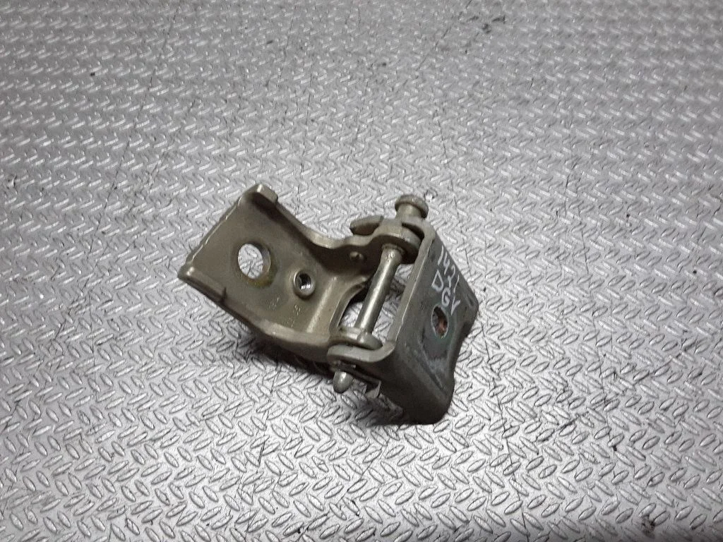 Rear door upper hinge – Citroen C5 (2005-2008)