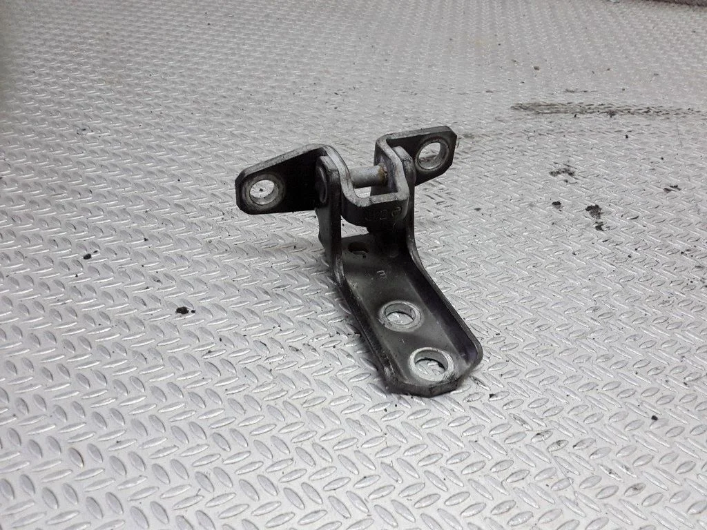 Rear door upper hinge – Mitsubishi Lancer Evolution X (2008-2014)