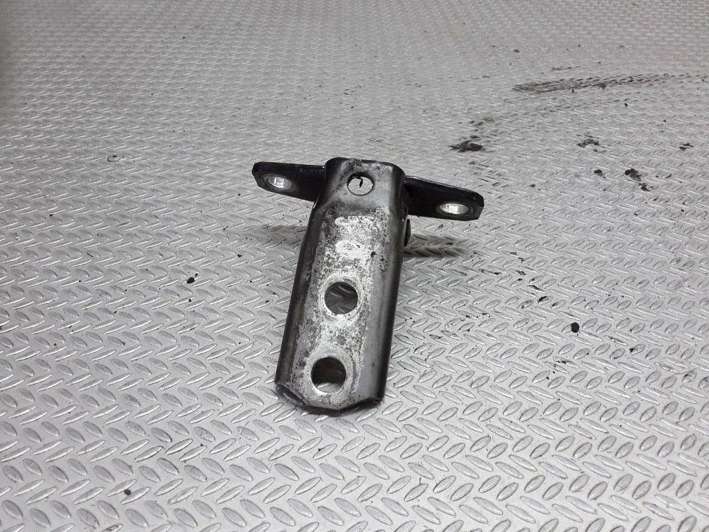 Rear door upper hinge – Mitsubishi Lancer Evolution X (2008-2014)