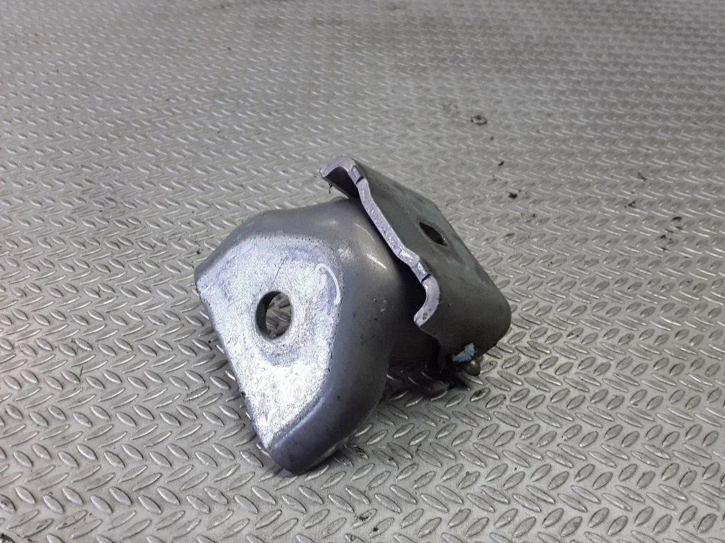 Tagaukse ülemine hing – Citroen C3 (2002-2004)