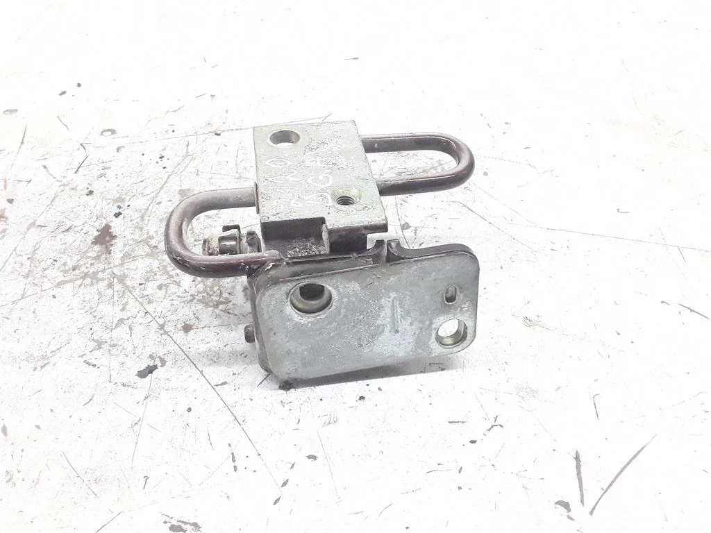 Rear door lower hinge – Seat Altea XL (2004-2015)