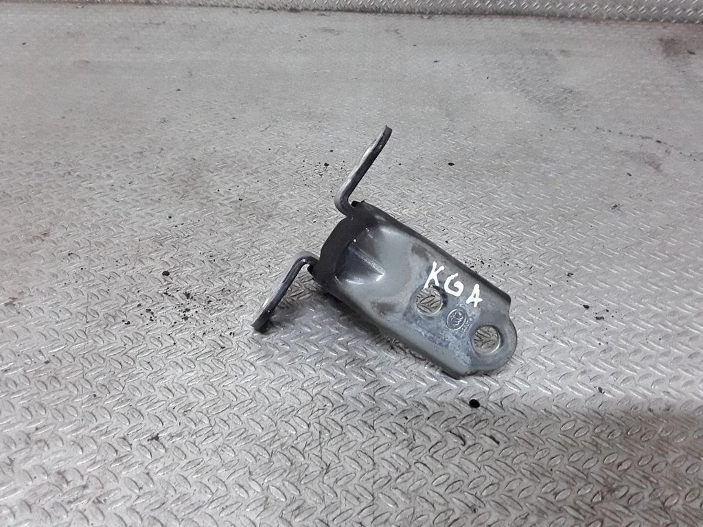 Zawias dolny drzwi tylnych – Hyundai i30 (2007-2012)