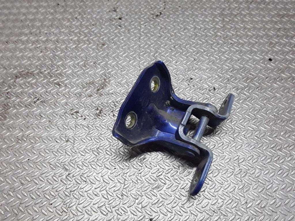 Rear door lower hinge – KIA Picanto (2004-2011)