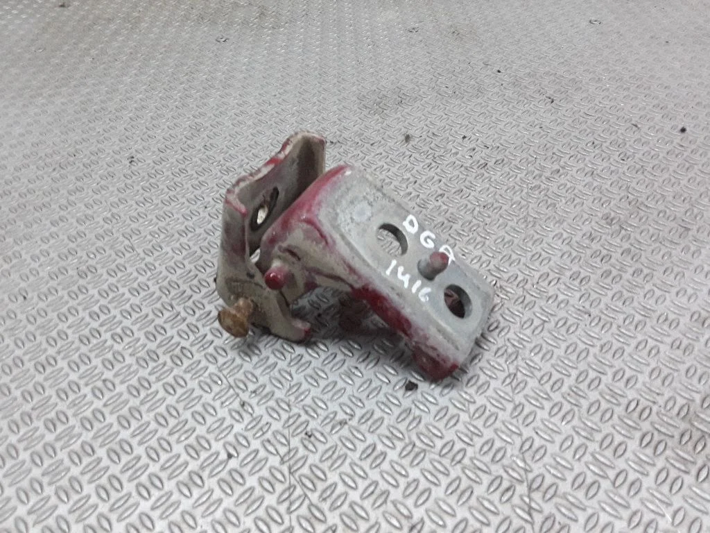 Rear door lower hinge – Citroen C3 (2002-2004)