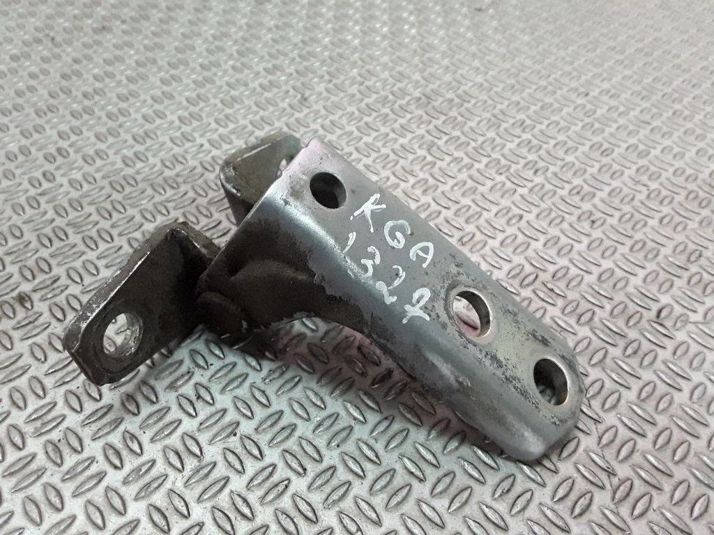 Rear door lower hinge – Mitsubishi Lancer Evolution X (2008-2014)