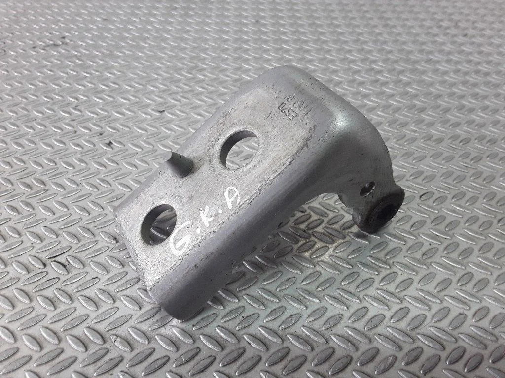 Zawias dolny drzwi tylnych – Citroen C5 (2001-2004)
