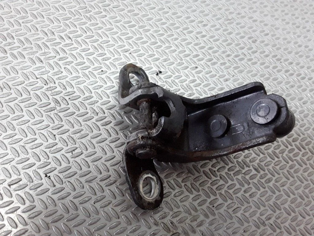 Rear door lower hinge – Honda Accord (2003-2007)