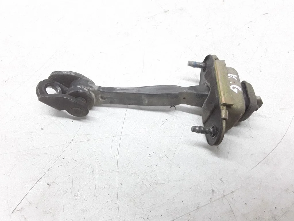 Rear door check strap stopper – Ford Mondeo Mk III (2000-2007)