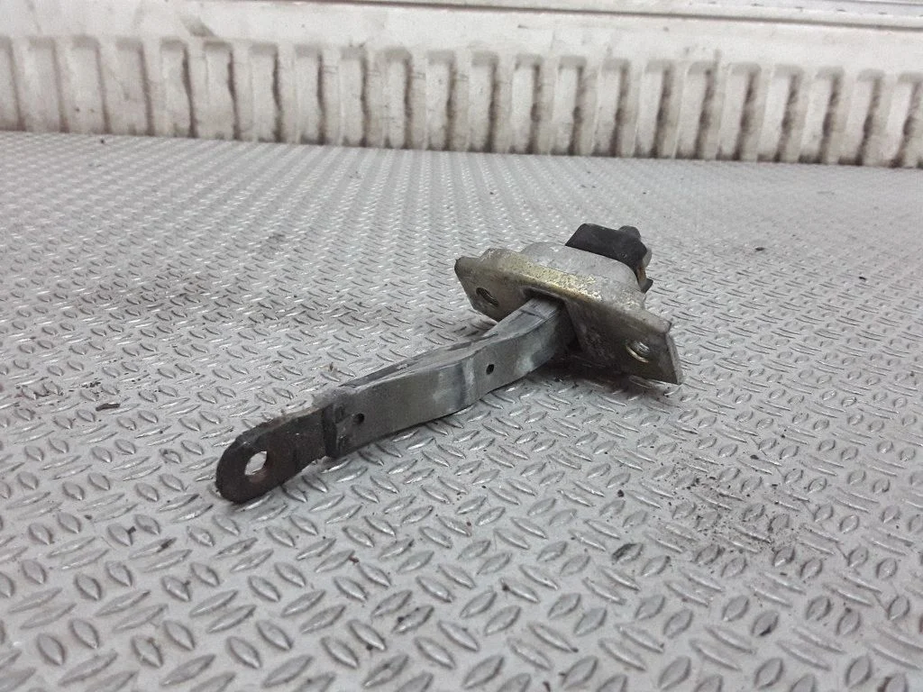 Rear door check strap stopper – Toyota Picnic (1996-2001), right