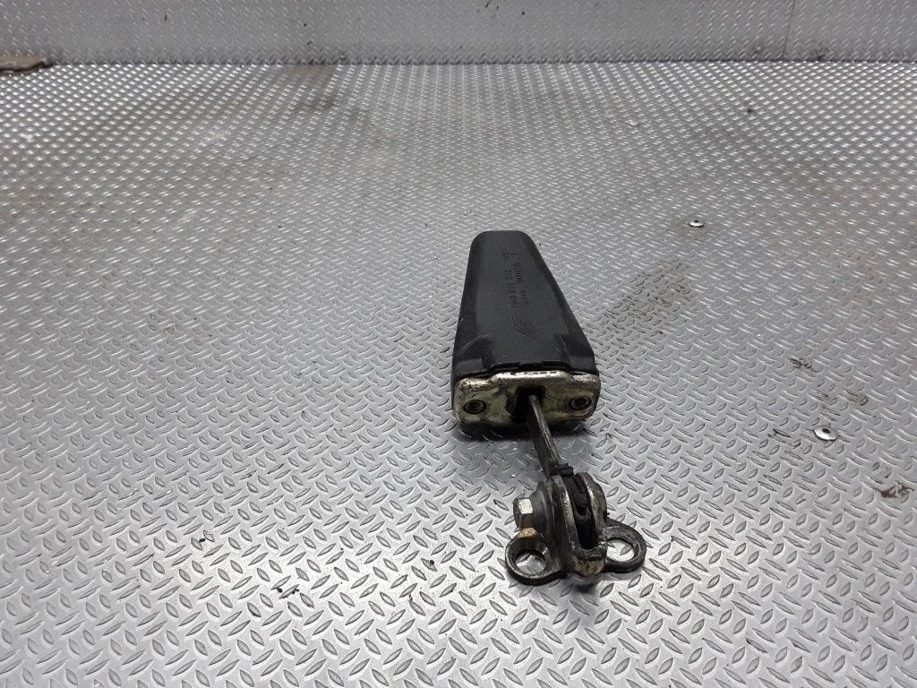 Rear door check strap stopper – Ford Galaxy (2000-2006)