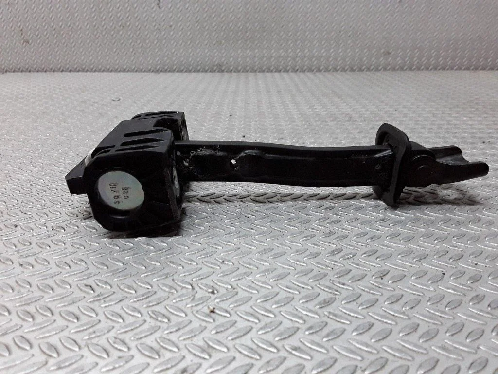 Rear door check strap stopper – Volkswagen Jetta VI (2011-2018)