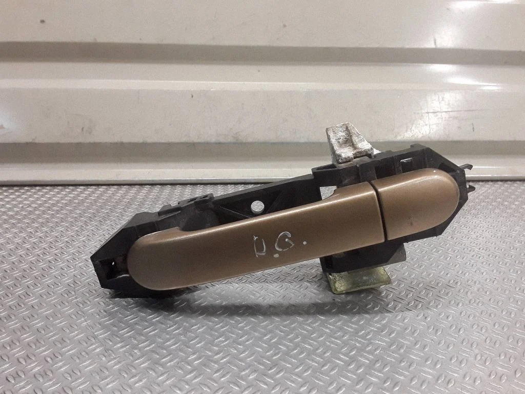 Rear door exterior handle – Nissan Tiida C11 (2004-2011)