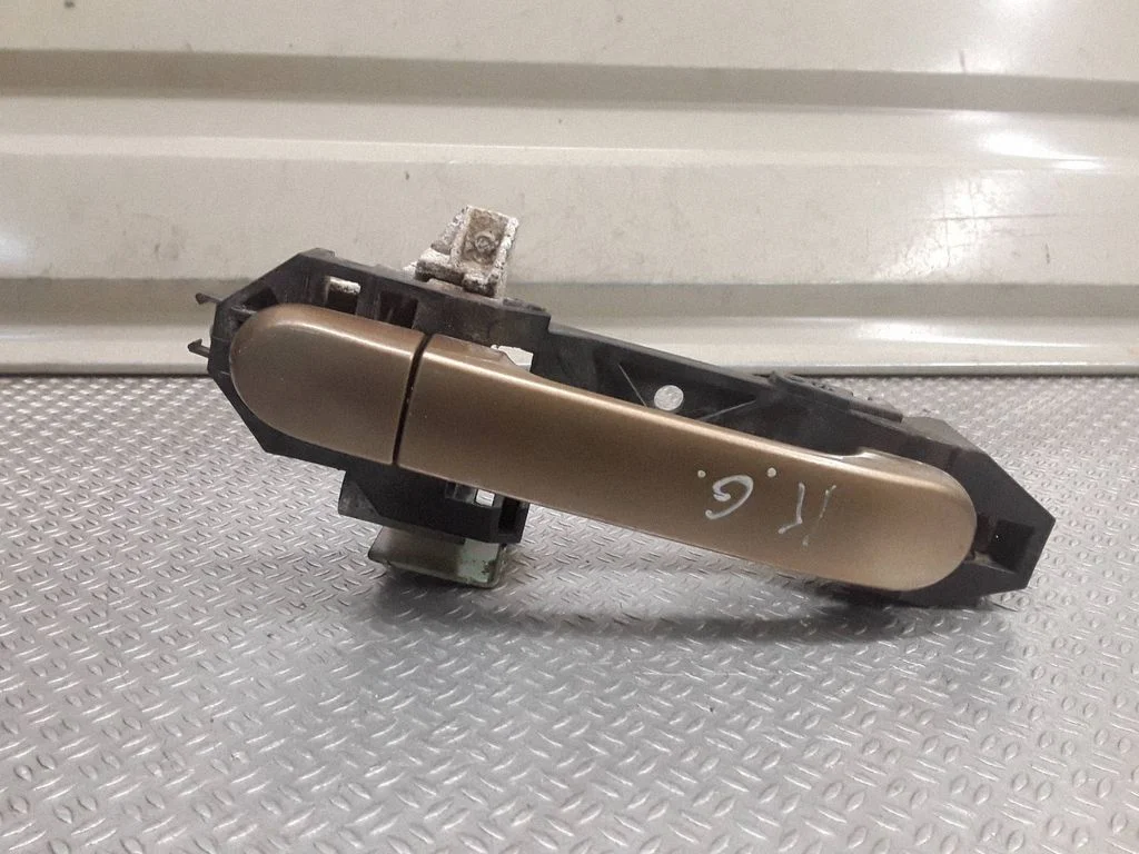 Rear door exterior handle – Nissan Tiida C11 (2004-2011)