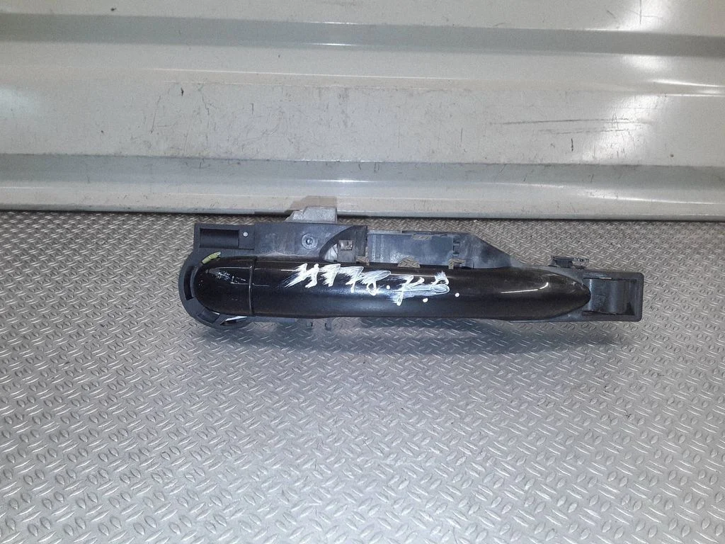 Rear door exterior handle – left