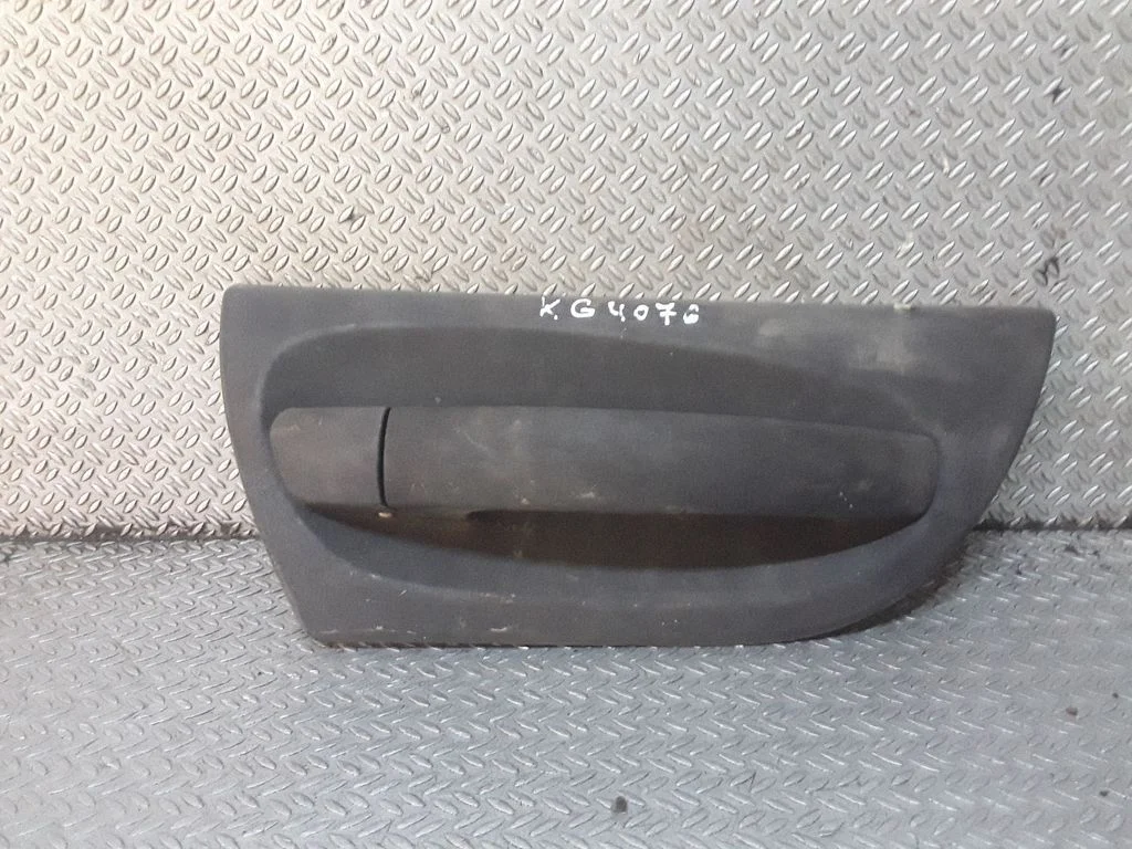 Tagaukse välimine käepide A4547600270