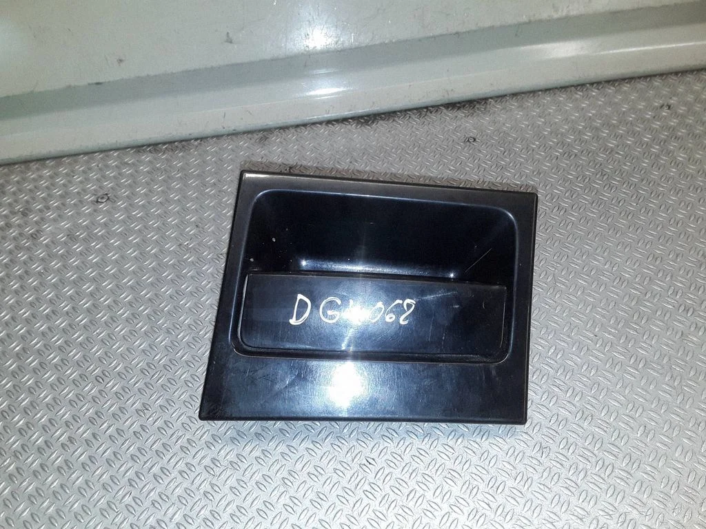 Rear door exterior handle – Skoda Roomster (5J) (2006-2015)